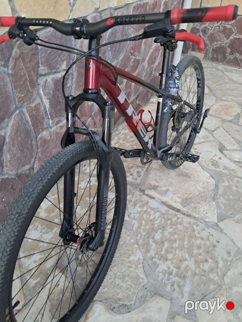 Trek hardtail dağ velosipedi Xüsusiyyətlər: - Yüngül alüminium