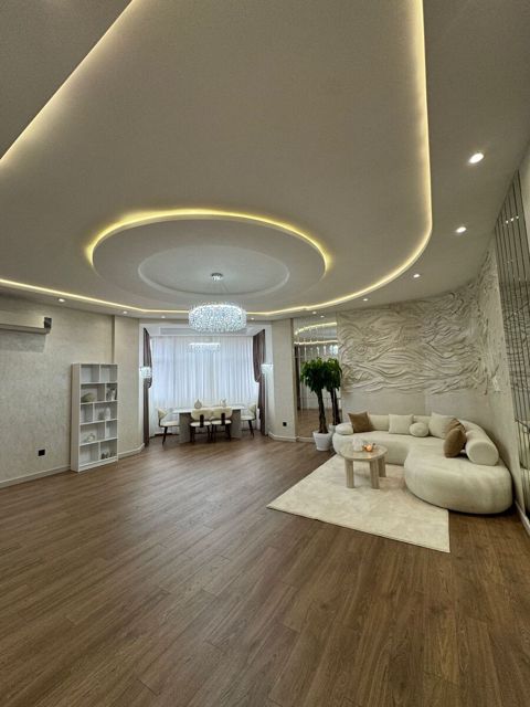 Satılır 2 otaqlı yeni tikili 135 m² — Bakı