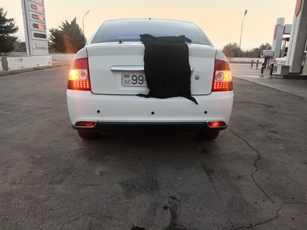 VAZ (Lada) Priora: 1.6 l 2015 il 25000 km Hetçbek — Avto, Biləsuvar (3)