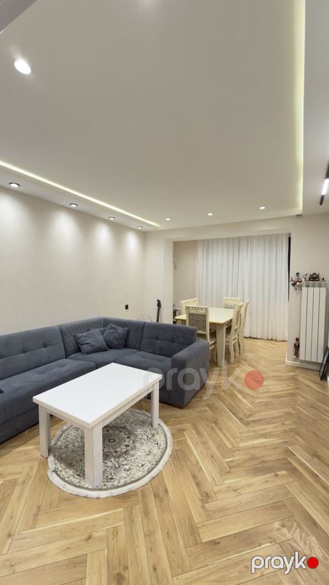 Satılır 2 otaqlı köhnə tikili 69 m²