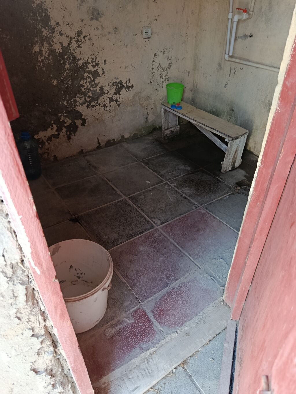 Salam bir otaq bir kuxnasi qaz işıq sizlikdi su bizlikdi İnternet var — Daşınmaz əmlak, Digah (3)