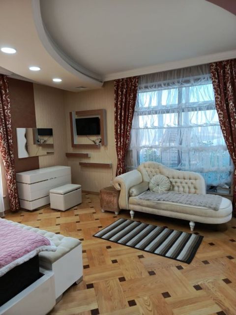 İcarəyə verilir 5 otaqlı yeni tikili 290 m² — Bakı