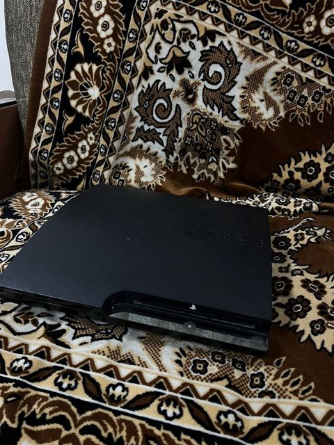 Playstation 3 Slim — Gaming consoles