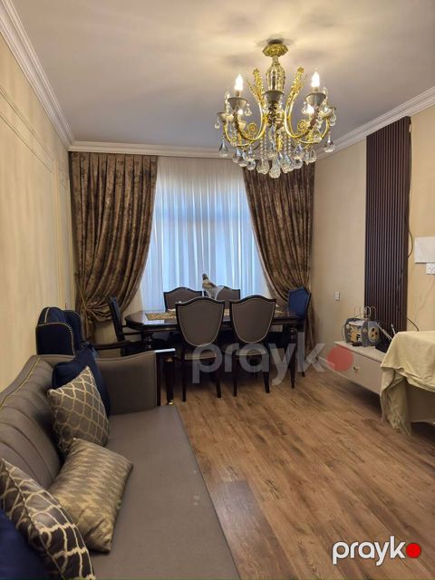 Satılır 3 otaqlı köhnə tikili 75 m²