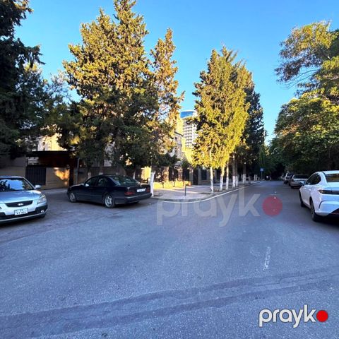 Satılır 2 otaqlı köhnə tikili 57 m²