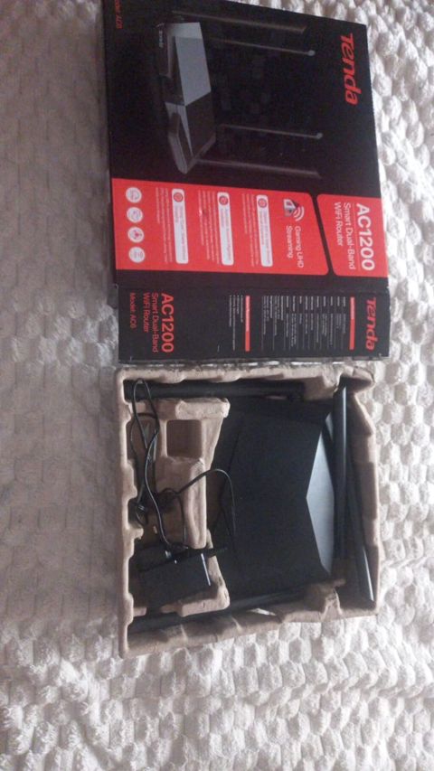 Tenda AC1200 (Model: AC6) – Smart Dual-Band Wi‑Fi Router yenidir — Masazır