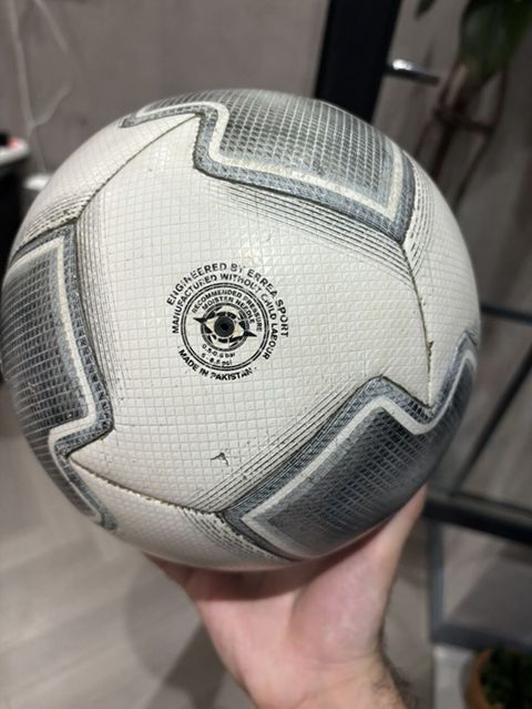 Errea marka futbol topu - Ölçü: 5 (standart) - Brend: Errea Sport — Bakı