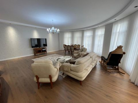 Satılır 4 otaqlı yeni tikili 192 m² — Bakı