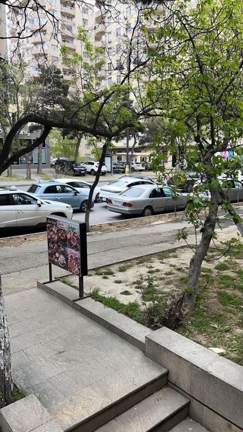 Satılır obyekt 81 m² — Bakı