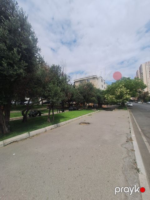 Satılır 2 otaqlı köhnə tikili 50 m²