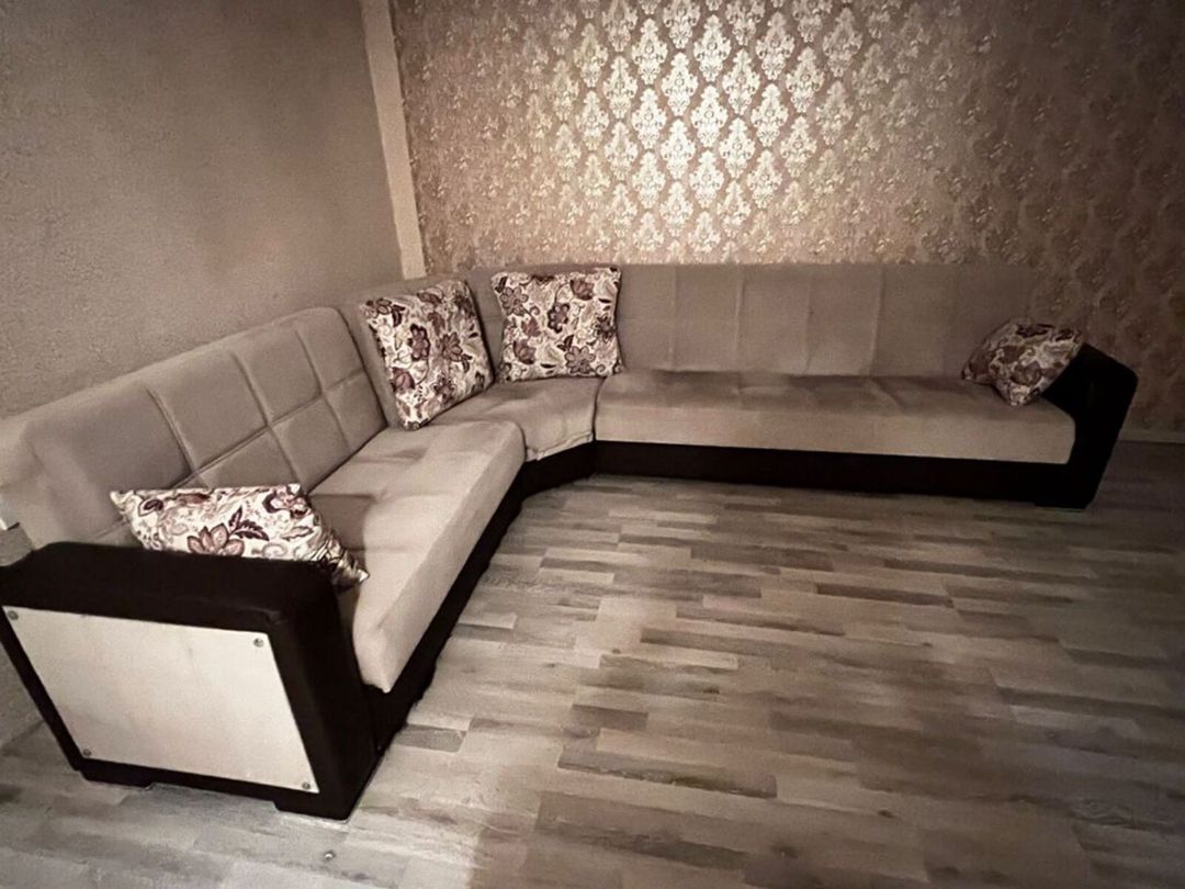 Künc divan — Matraslar, Bakı (2)