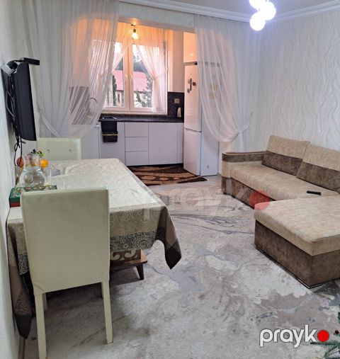 Satılır 2 otaqlı köhnə tikili 50 m²