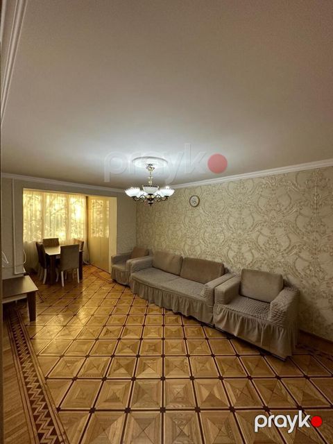 İcarəyə verilir 3 otaqlı köhnə tikili 80 m²