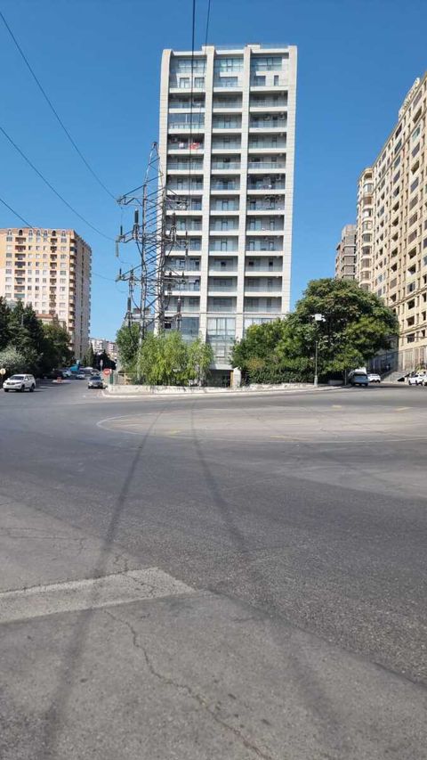 Satılır 4 otaqlı yeni tikili 185 m² — Bakı