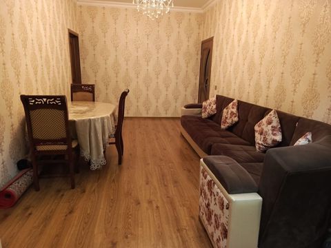Satılır 6 otaqlı köhnə tikili 104.8 m² — Bakı