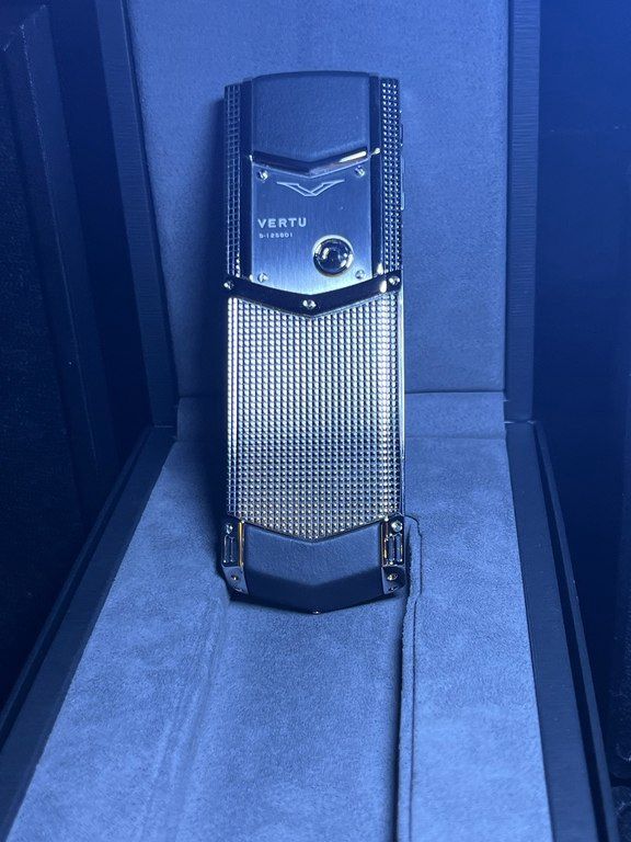 Vertu Signature S Design Clous de Paris 4GB — Smartfonlar, Bakı (2)