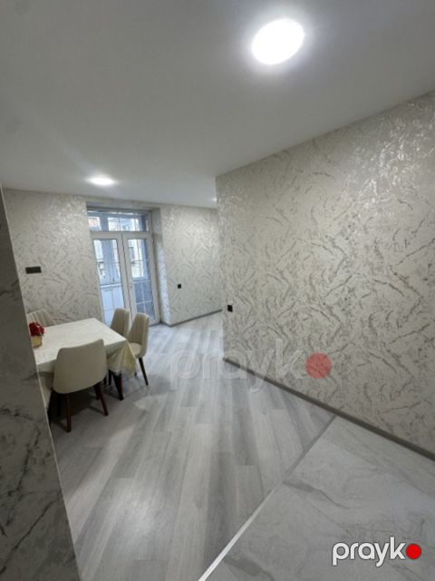 Satılır 2 otaqlı köhnə tikili 40 m²