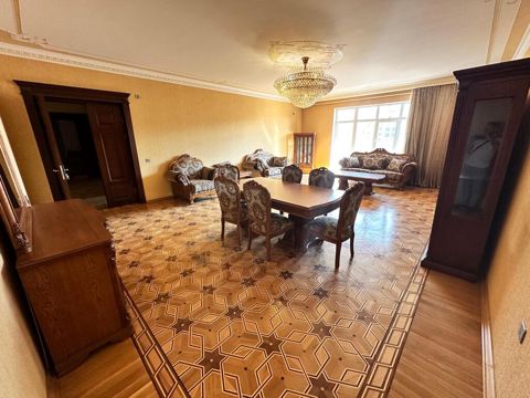 Satılır 4 otaqlı yeni tikili 212 m² — Bakı