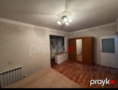 İcarəyə verilir 3 otaqlı köhnə tikili 80 m²