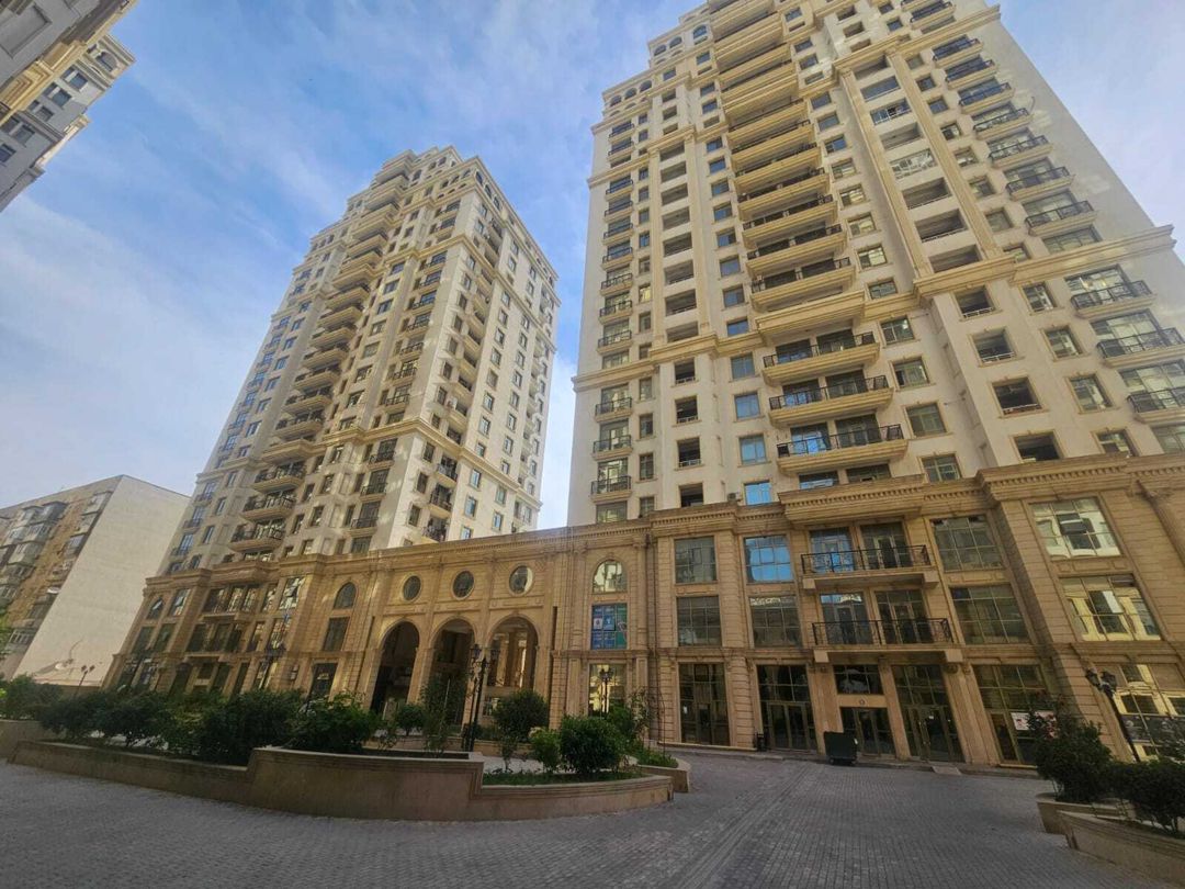 Satılır 3 otaqlı yeni tikili 130 m² — Mənzil, Bakı