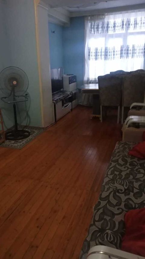 Satılır 2 otaqlı köhnə tikili 40 m² — Bakı