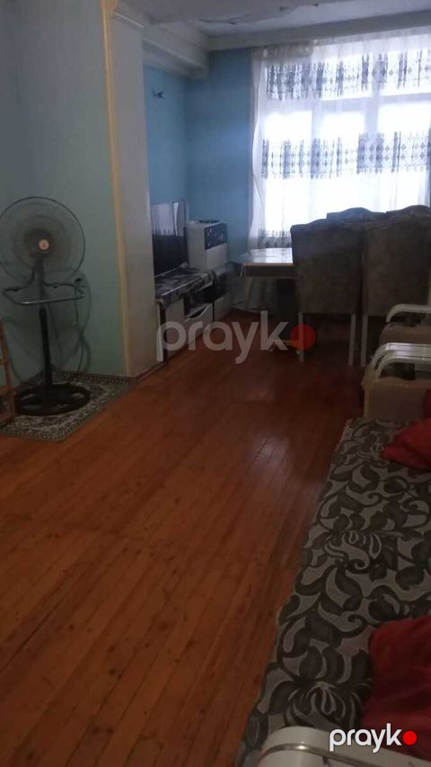 Satılır 2 otaqlı köhnə tikili 40 m²