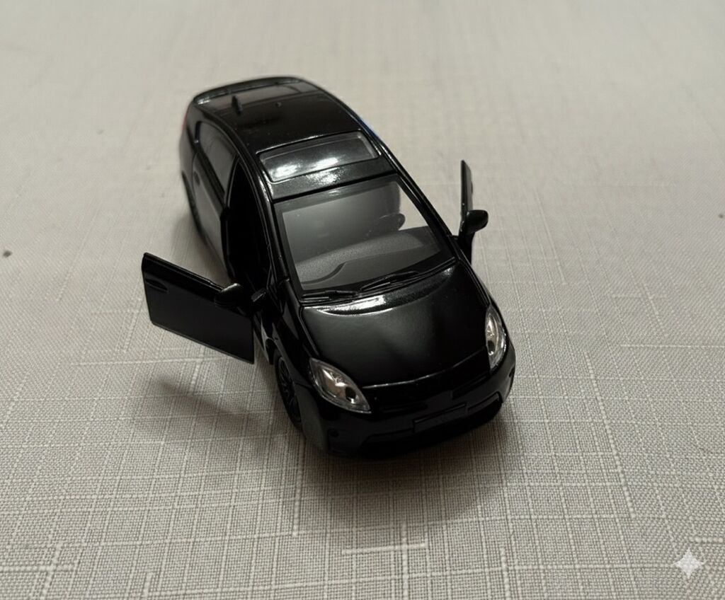 Qara rəngli Toyota Prius mini model maşın - Material: metal korpus — Oyuncaqlar, Bakı (2)