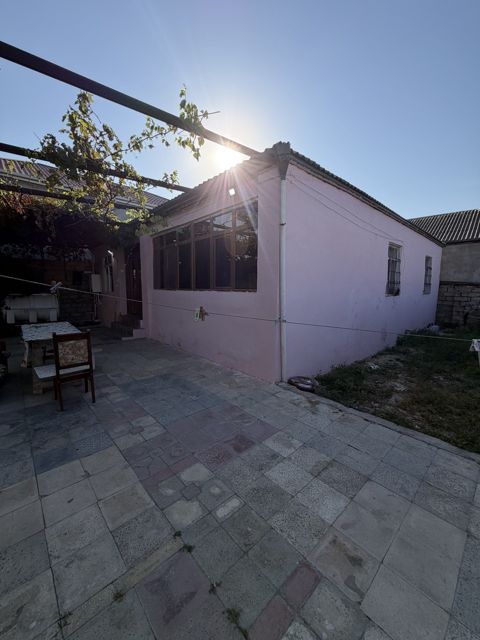 Satılır 4 otaqlı həyət evi/bağ evi 130 m² — Bakı