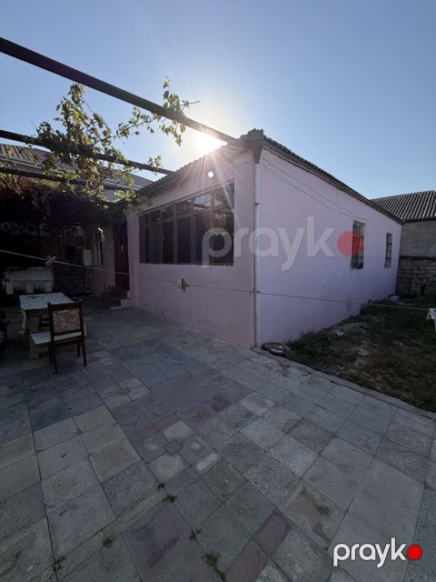 Satılır 4 otaqlı həyət evi/bağ evi 130 m²