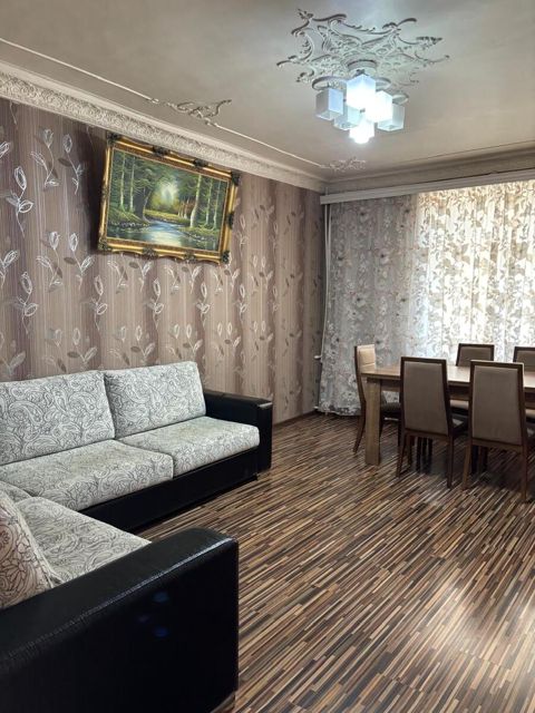 İcarəyə verilir 3 otaqlı köhnə tikili 90 m² — Bakı