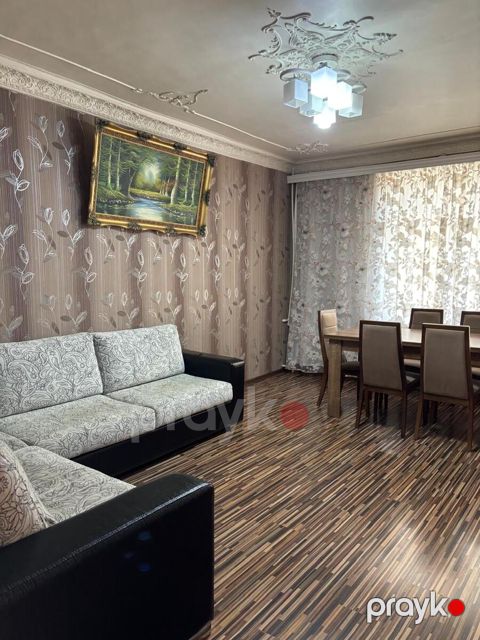 İcarəyə verilir 3 otaqlı köhnə tikili 90 m²