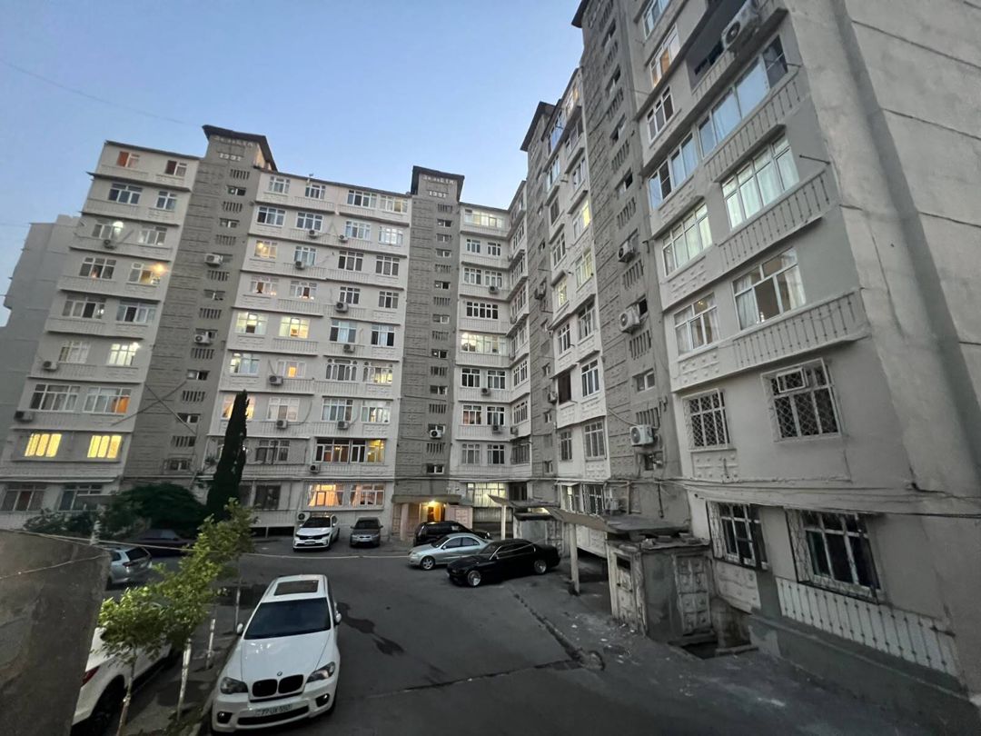 Satılır 4 otaqlı köhnə tikili 110 m² — Mənzil, Bakı