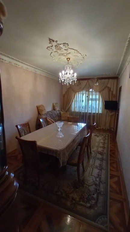Satılır 5 otaqlı köhnə tikili 120 m² — Bakı