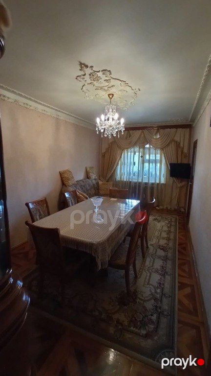 Satılır 5 otaqlı köhnə tikili 120 m²