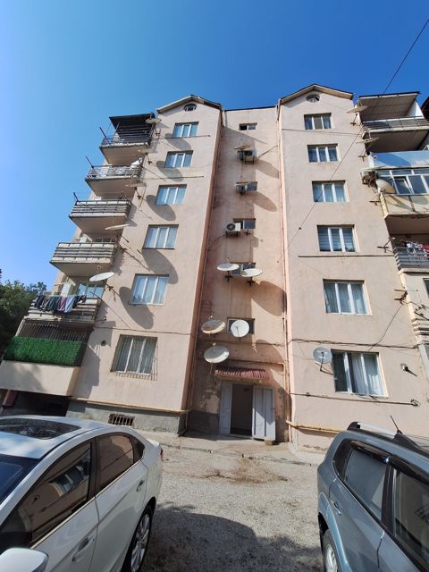 Satılır 3 otaqlı köhnə tikili 100 m² — Bakı