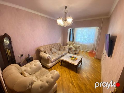 Satılır 4 otaqlı köhnə tikili 100 m²