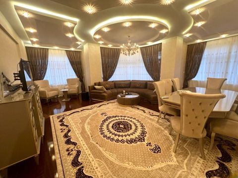 Satılır 4 otaqlı yeni tikili 220 m² — Bakı