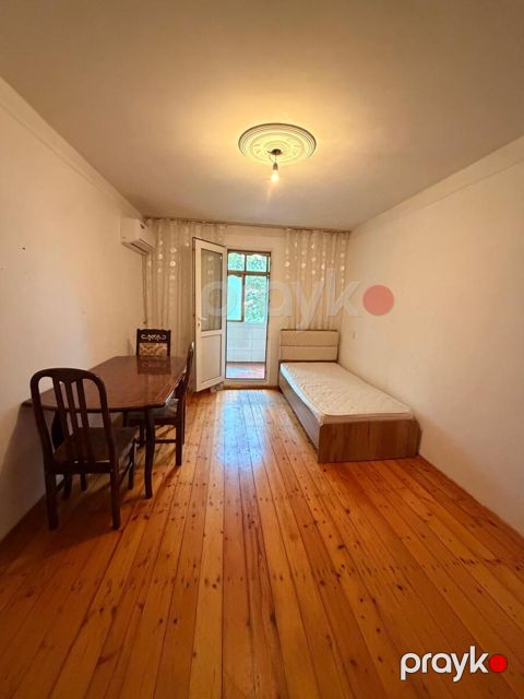 Satılır 2 otaqlı köhnə tikili 43 m²