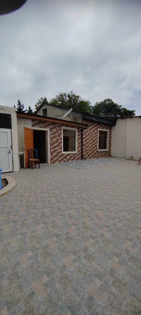 Satılır 4 otaqlı həyət evi/bağ evi 100 m² — Bakı