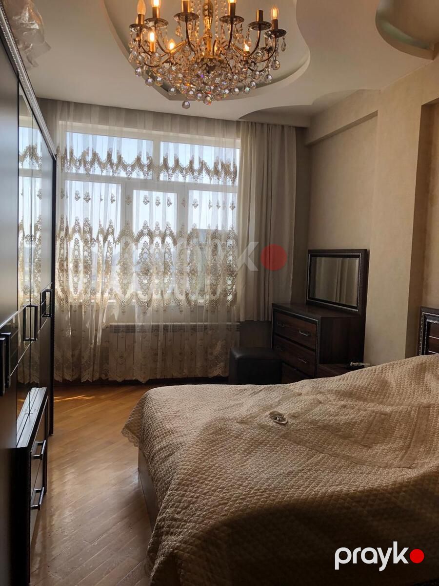 Satılır 4 otaqlı yeni tikili 200 m² — Mənzil, Bakı (11)