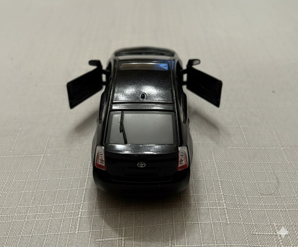 Qara rəngli Toyota Prius mini model maşın - Material: metal korpus — Oyuncaqlar, Bakı (3)