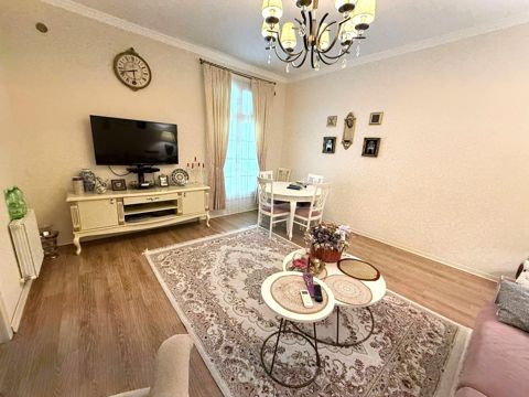 Satılır 4 otaqlı köhnə tikili 100 m² — Bakı