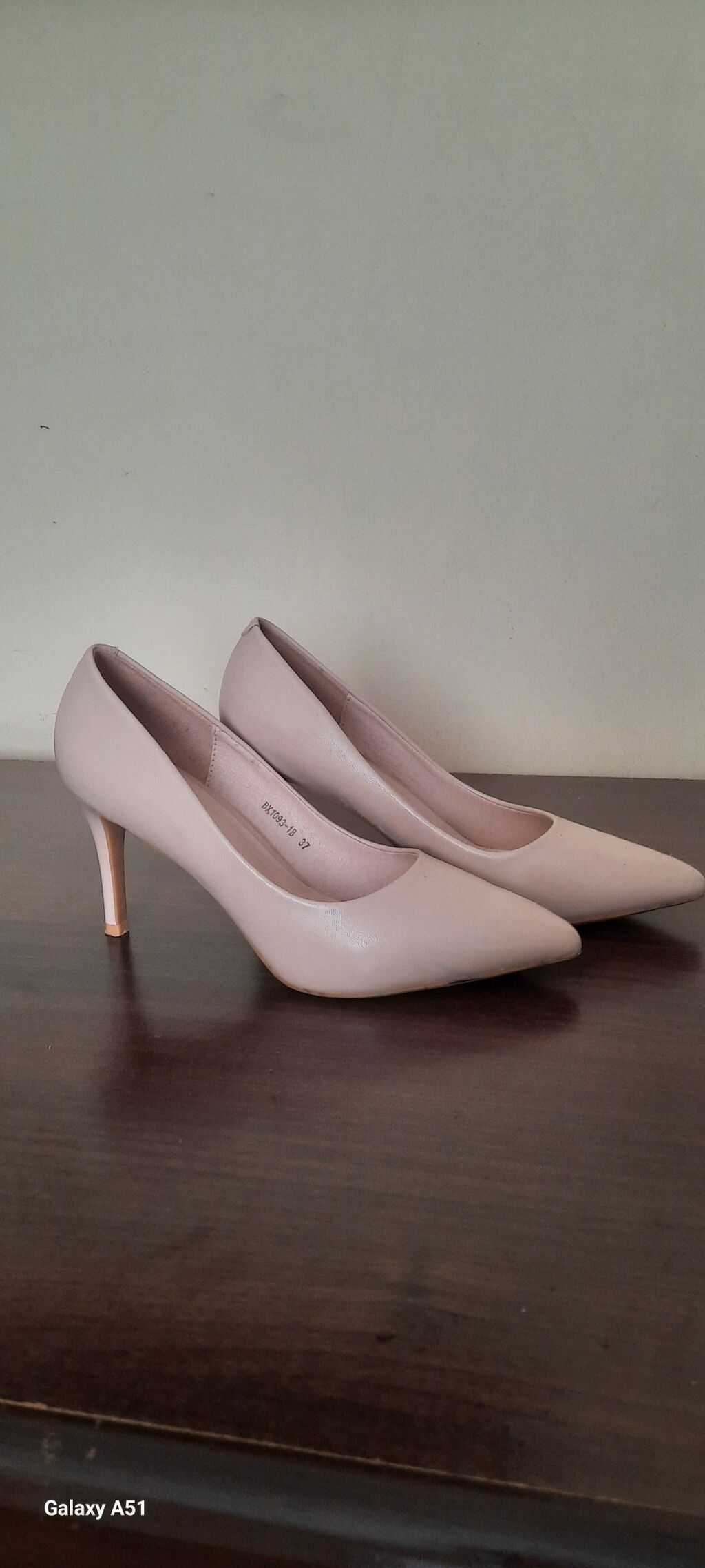 Məhsul: Qadın klassik tufli - Model: Nazik burunlu, stiletto tipli — Şəxsi əşyalar, Digah