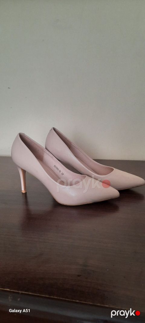 Məhsul: Qadın klassik tufli - Model: Nazik burunlu, stiletto tipli — Digah