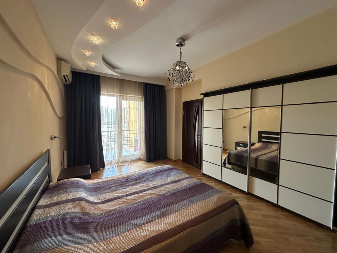 Satılır 3 otaqlı yeni tikili 150 m² — Mənzil, Bakı (2)