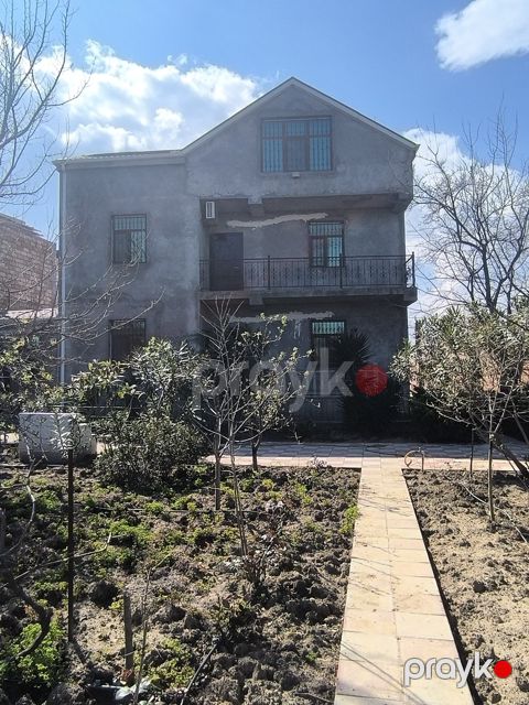 Satılır 9 otaqlı həyət evi/bağ evi 300 m²