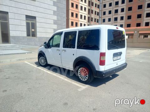Ford Tourneo Connect: 1.8 l 2007 il 25555 km Van/Minivan — Digah