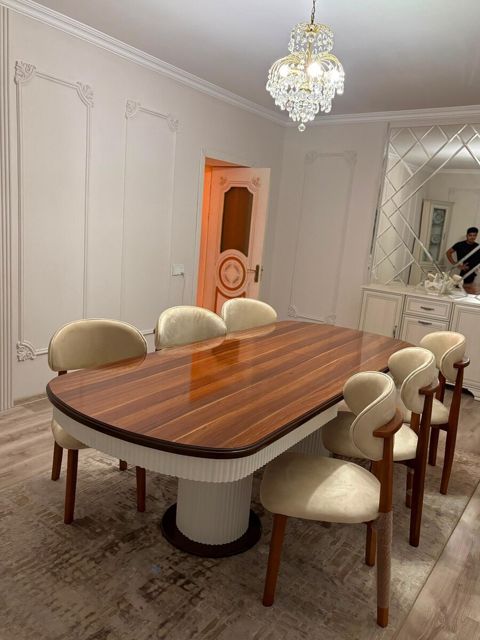 Masa və oturacaqlar — Bakı