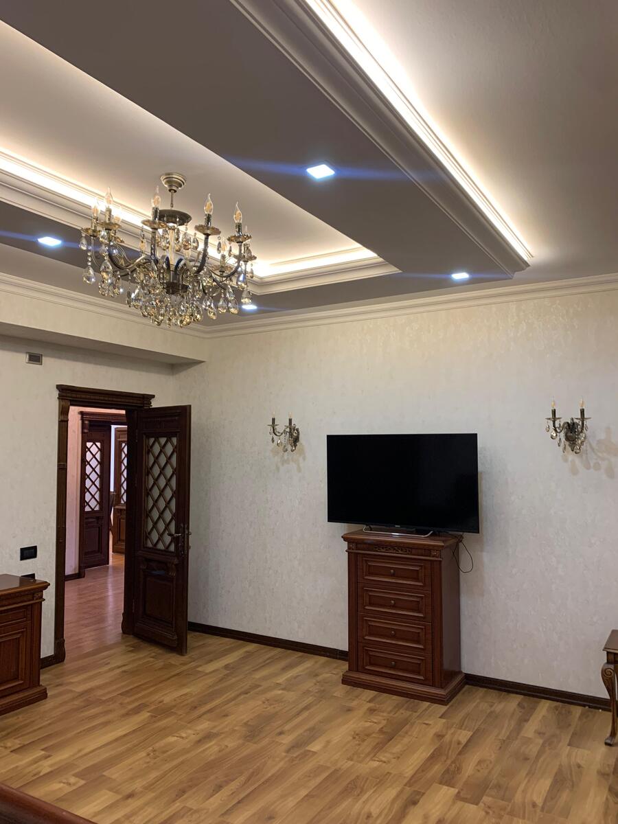 Satılır 8 otaqlı həyət evi/bağ evi 350 m² — Ev, villa, Bakı (11)