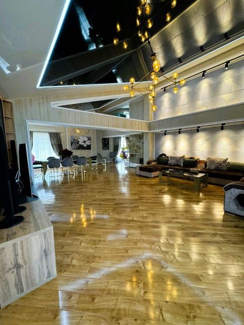 Satılır 4 otaqlı yeni tikili 240 m² — Bakı
